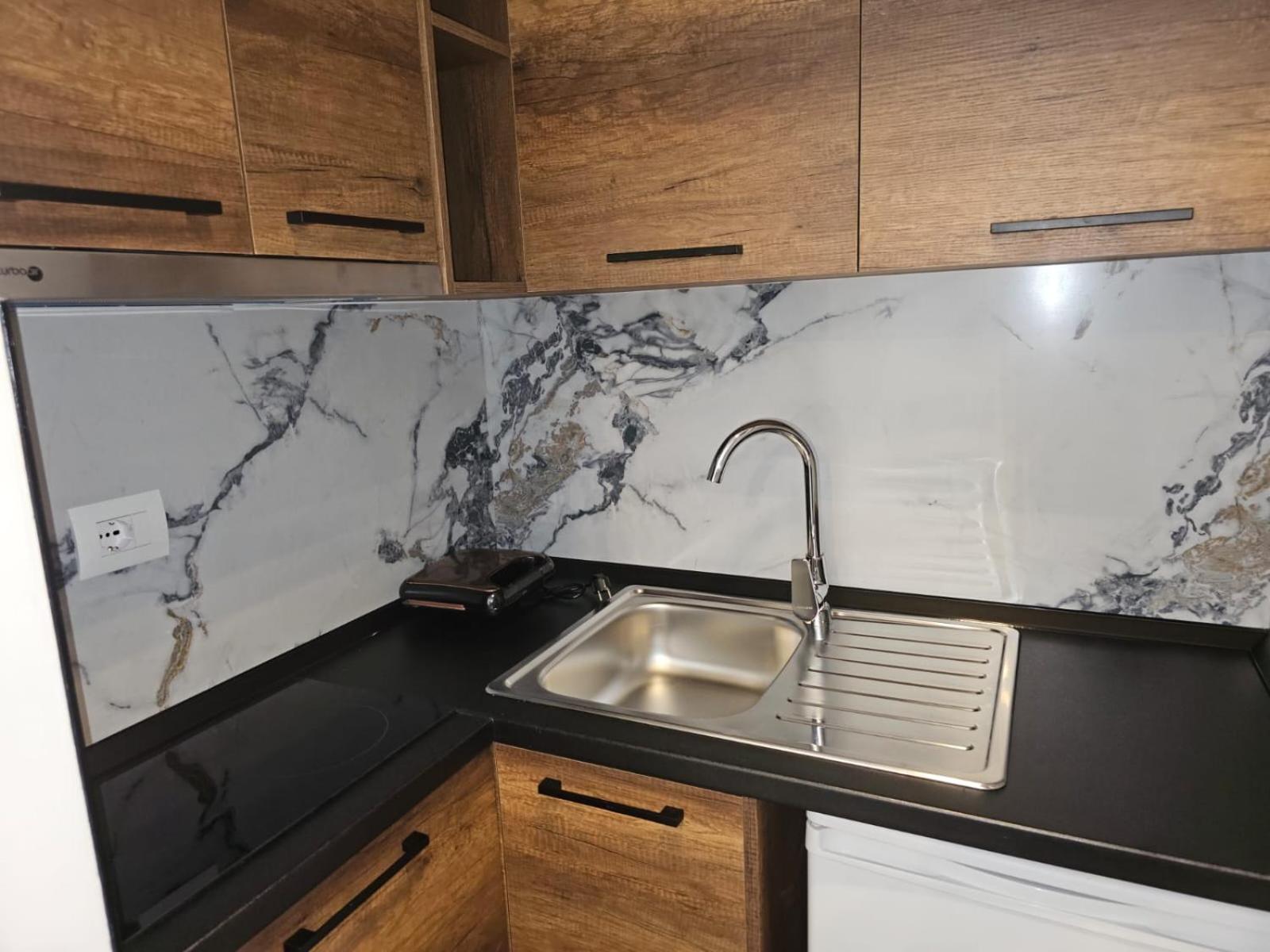 Ardit Seaside Rooms Sarandë エクステリア 写真