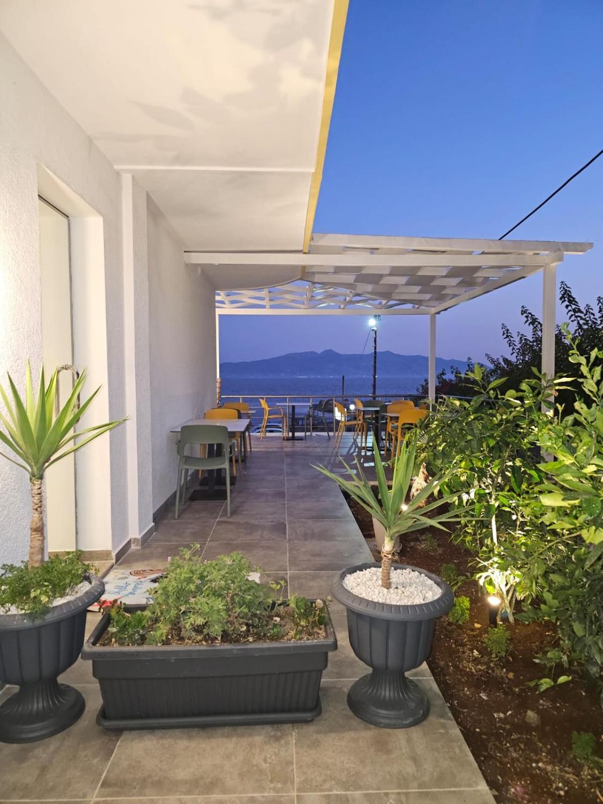 Ardit Seaside Rooms Sarandë エクステリア 写真