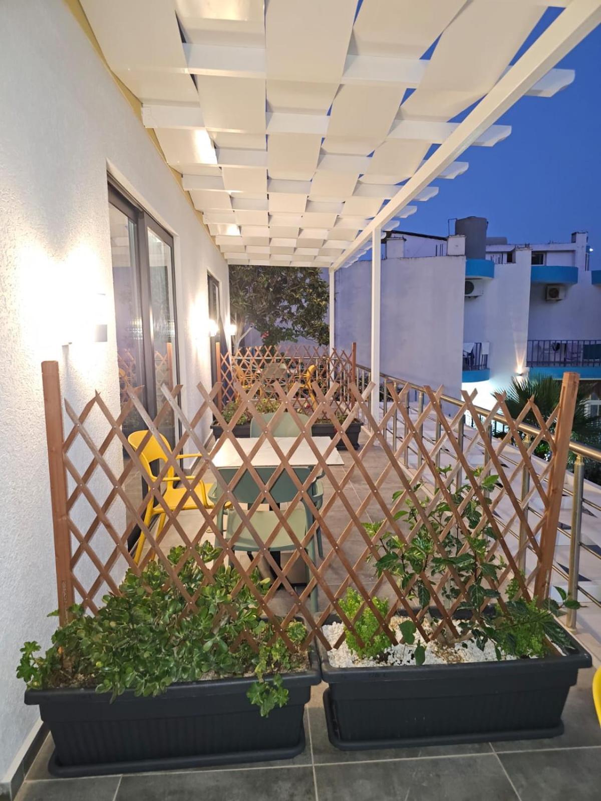 Ardit Seaside Rooms Sarandë エクステリア 写真